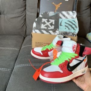 Off-white retro 1s